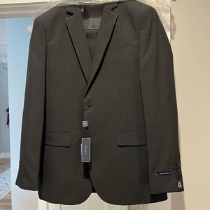 New 40R/34W Black Slim Fit Men’s Suit - Braveman Model PYS03